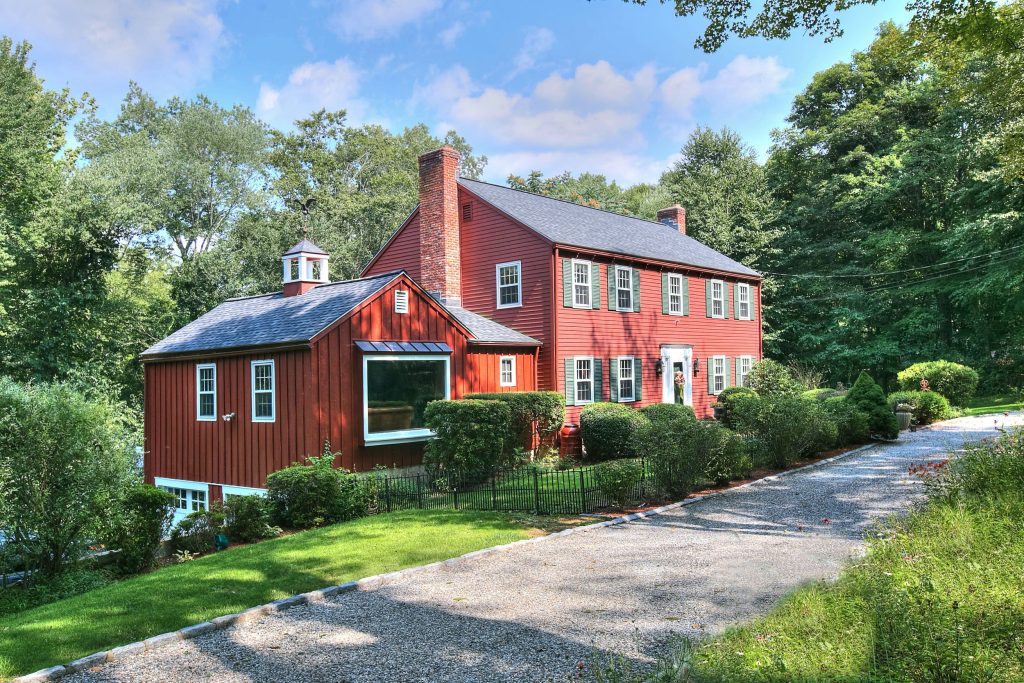 WESTPORT HOMEOWNERS: SHOULD I STAY OR SHOULD I GO?